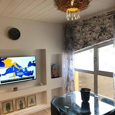 Apartment La